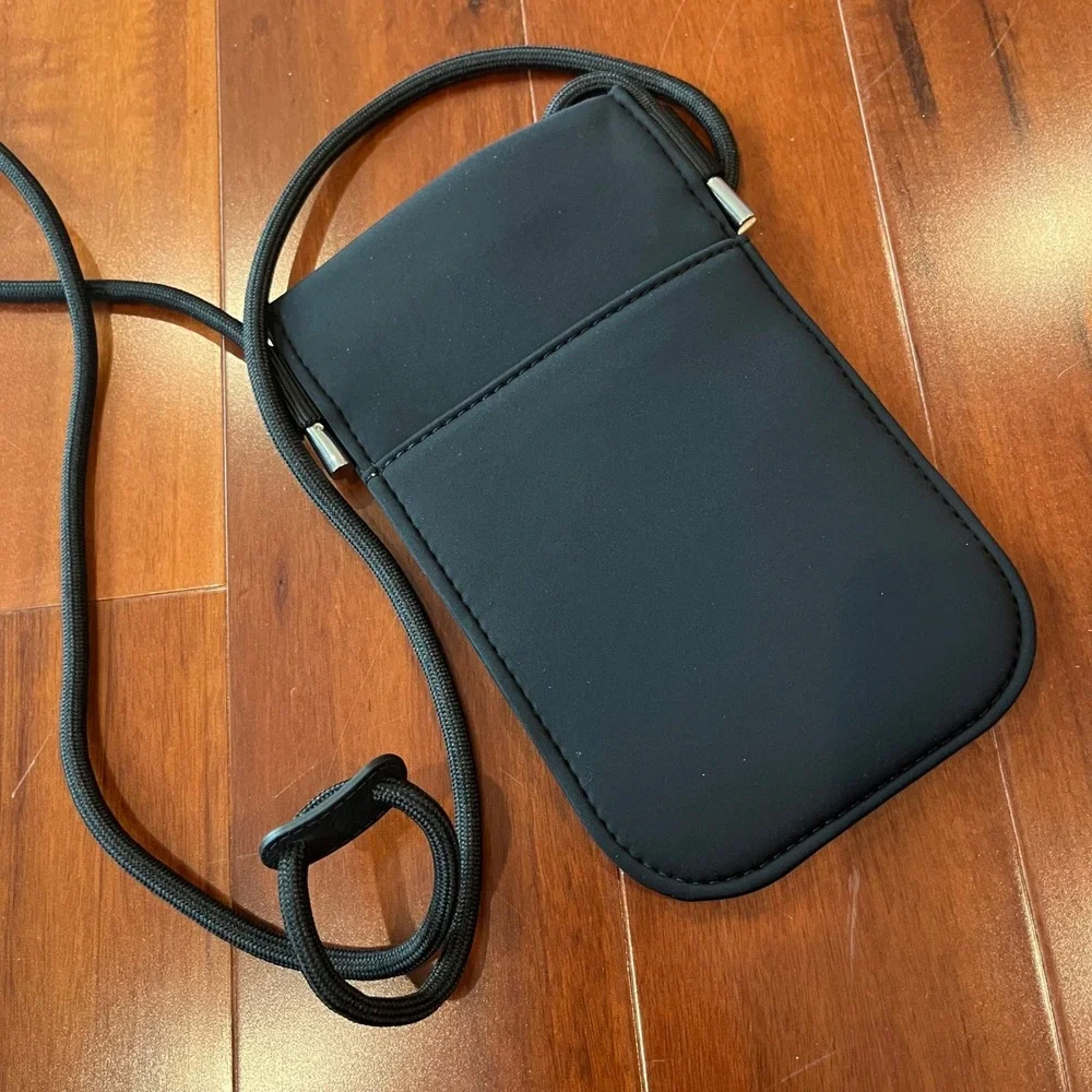 Athleta‎ Black Crossbody Bag Phone Purse Black Neoprene Pouch Small Accessory